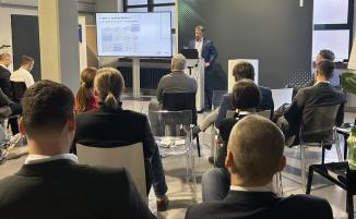 Management Briefings